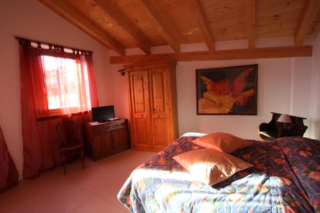 Photo of Bedroom in Isera