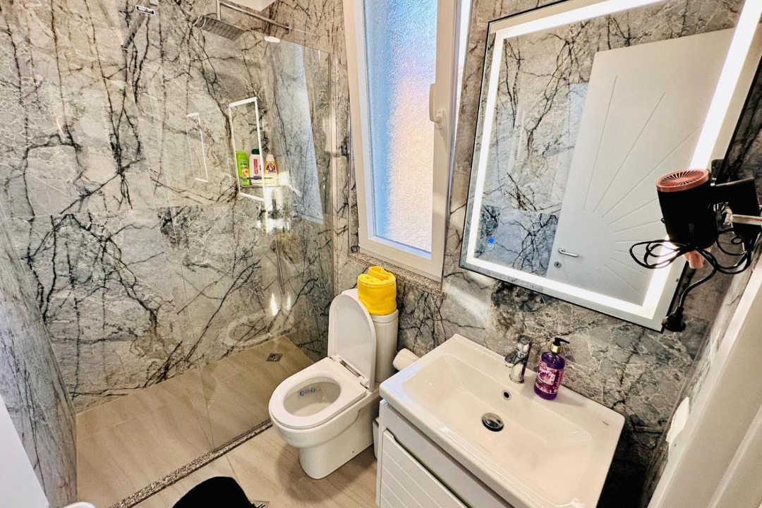 Photo of Others in Velipoje