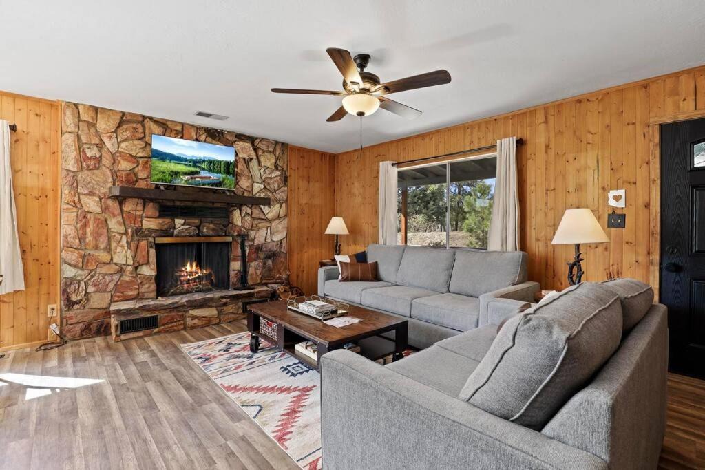 Photo of Livingroom in Strawberry