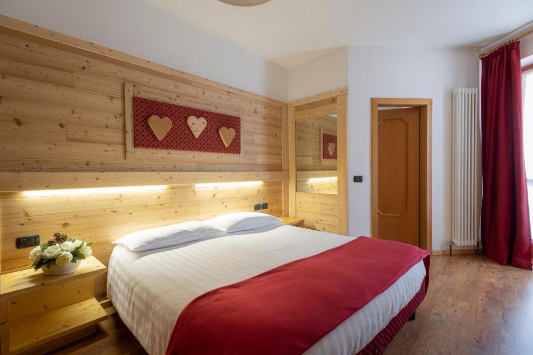 Photo of Bedroom in Pellizzano