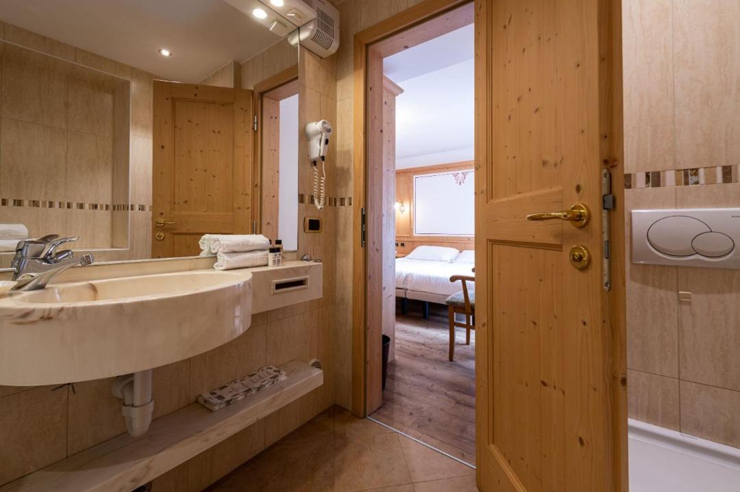 Photo of Bathroom in Pinzolo
