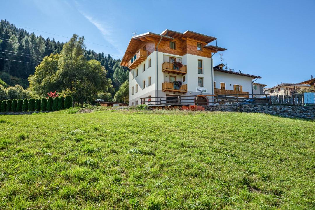 Photo of Buildings in Almazzago