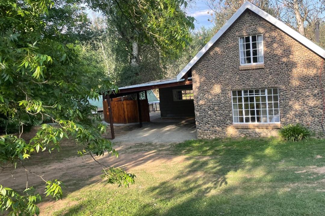 Photo of Buildings in Okhahlamba