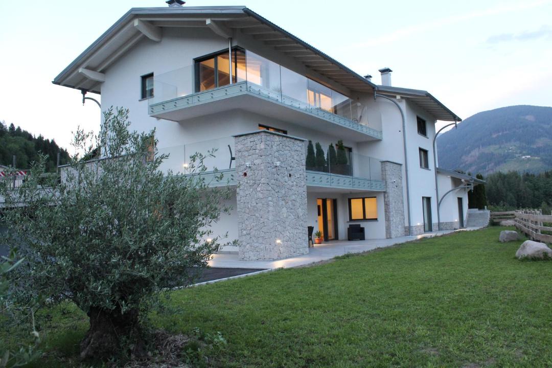 Photo of Buildings in Bedollo