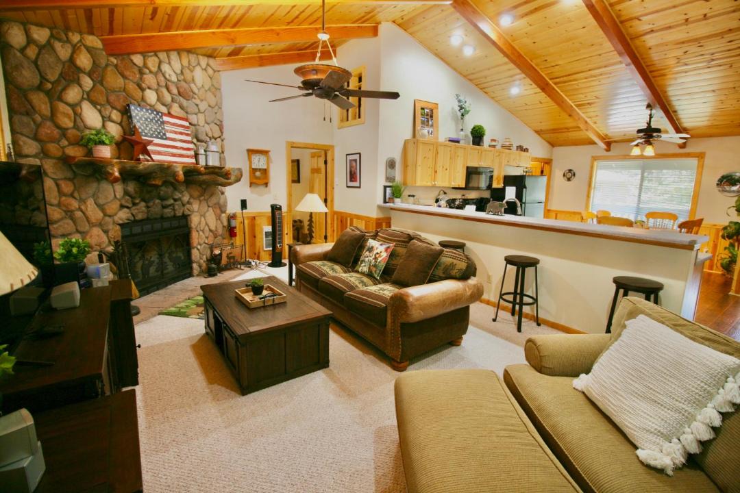 Photo of Livingroom in Pinetop