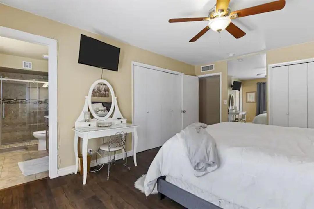 Photo of Bedroom in Desert Hills North