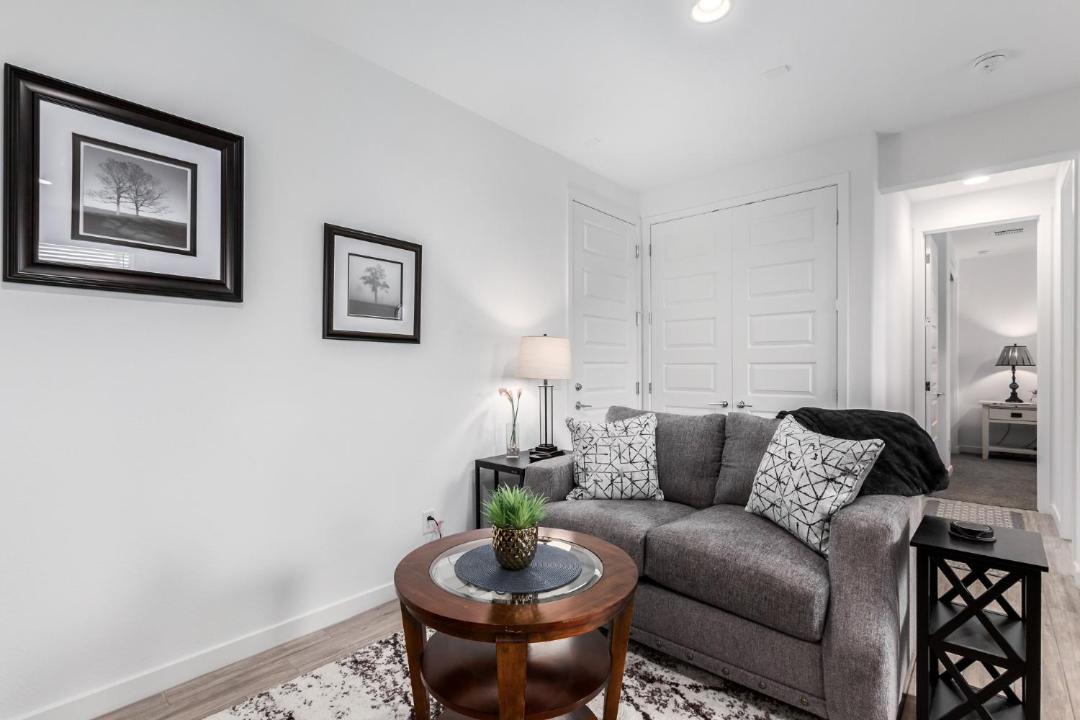 Photo of Livingroom in Surprise