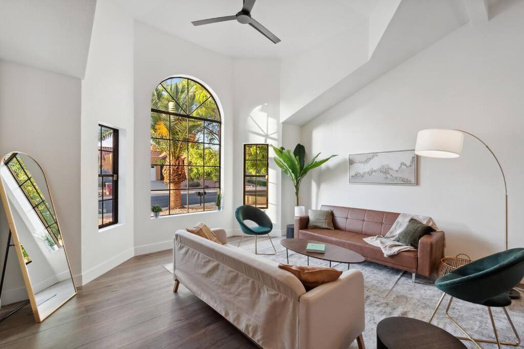 Photo of Livingroom in Casa Rica North