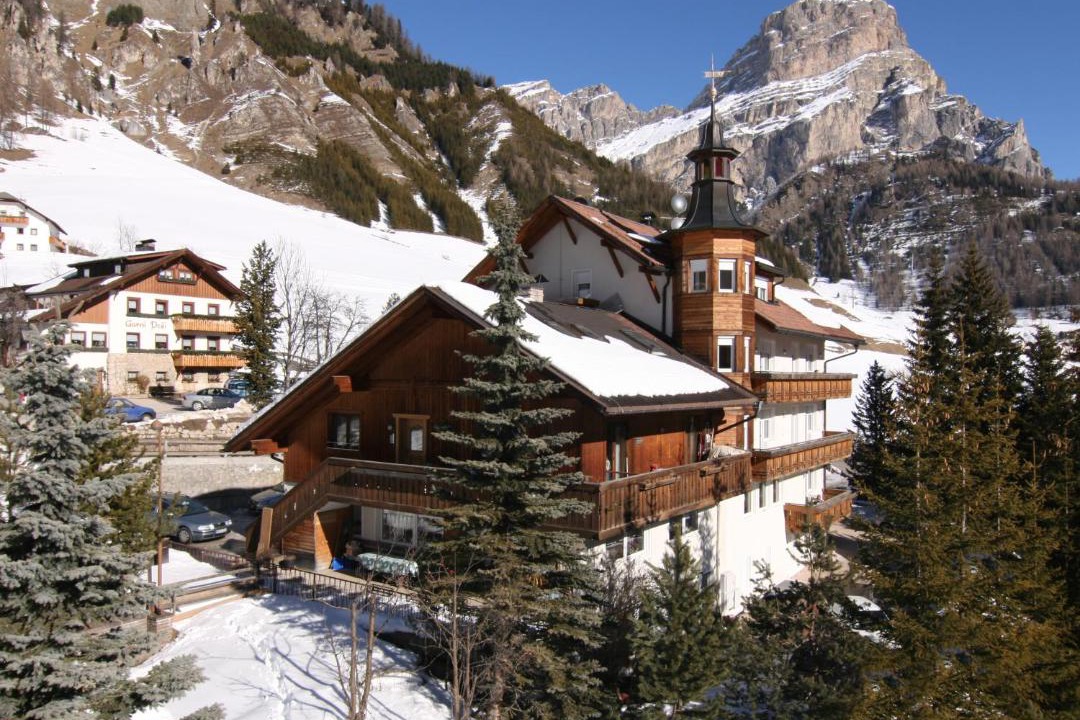 Photo of Buildings in Colfosco