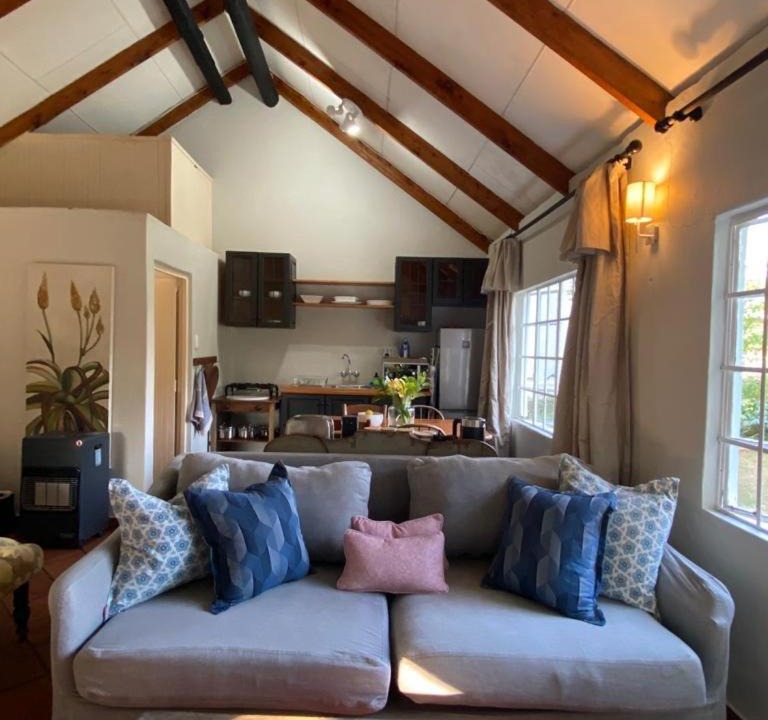 Photo of Livingroom in Curry's Post