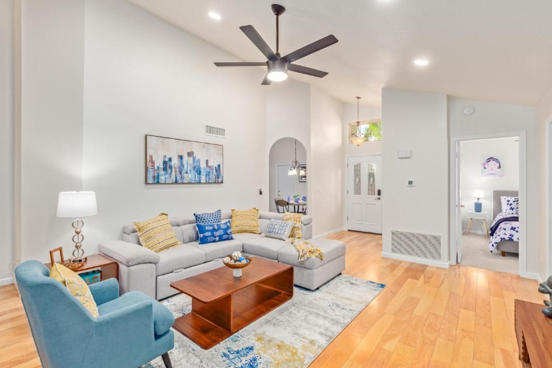 Photo of Livingroom in Casa Rica North