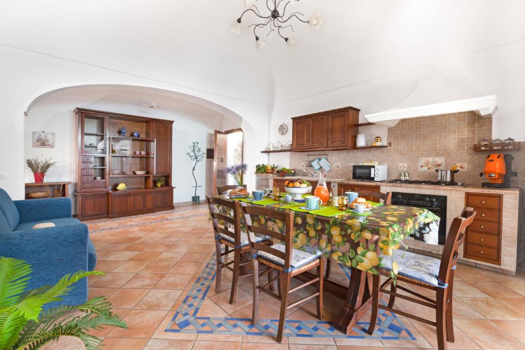 Photo of Livingroom in Montepertuso