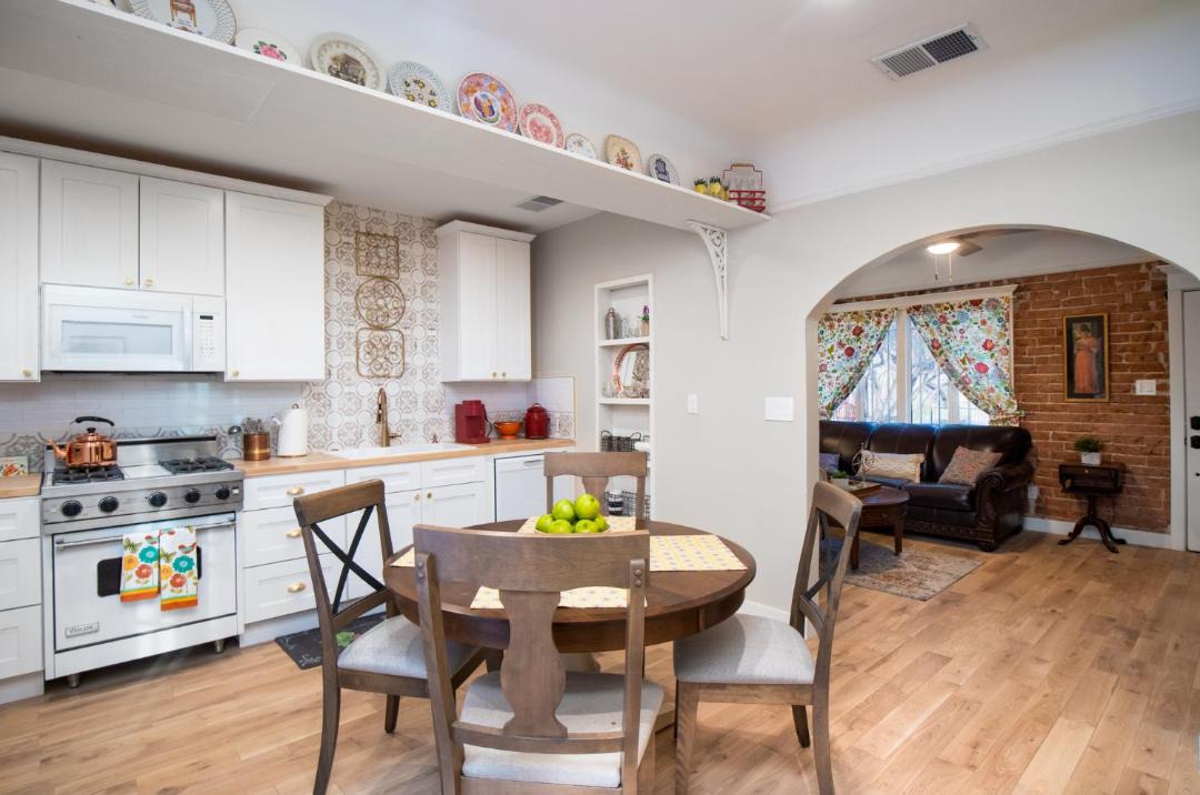 Photo of Livingroom in Encanto