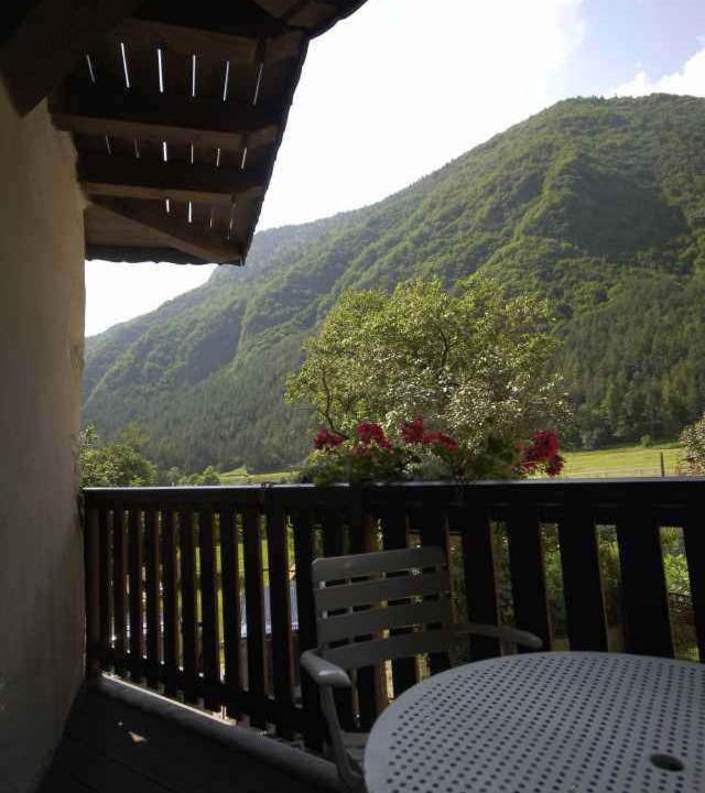 Photo of Patio Balcony in Enguiso