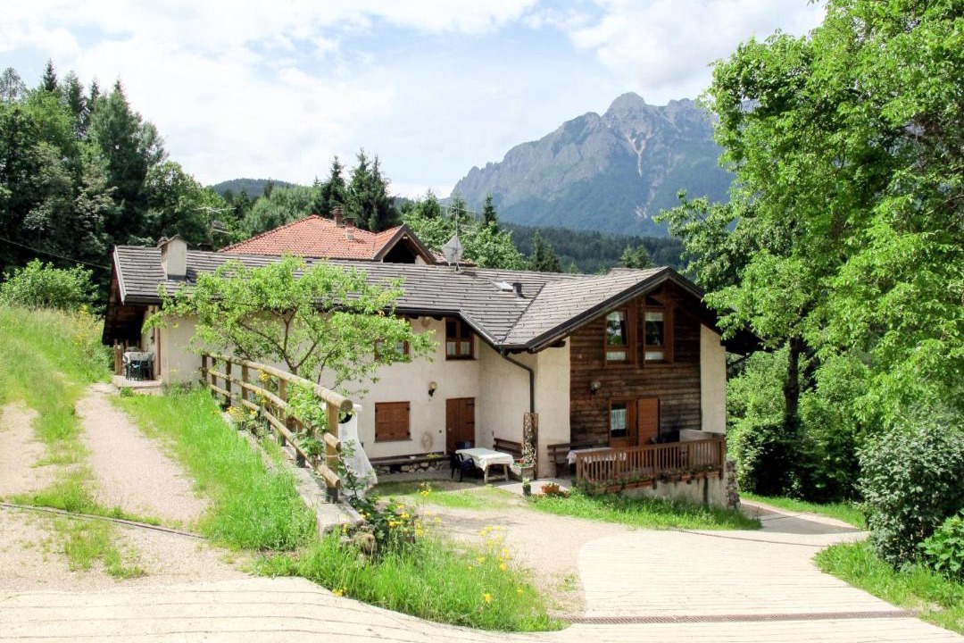 Photo of Buildings in Calceranica al Lago