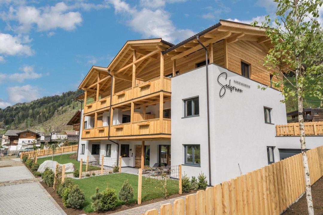 Photo of Buildings in Pracupola