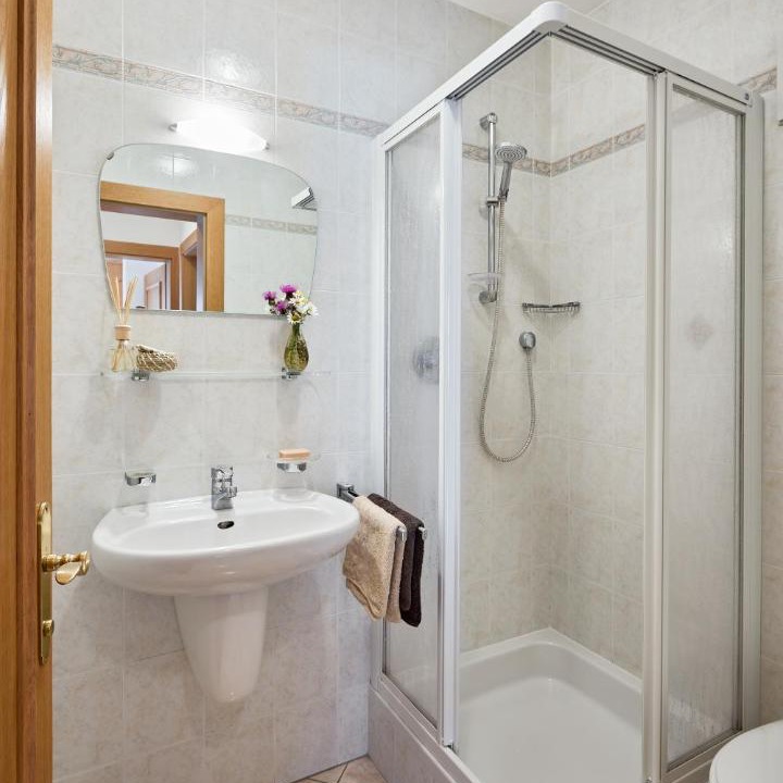 Photo of Bathroom in Racines