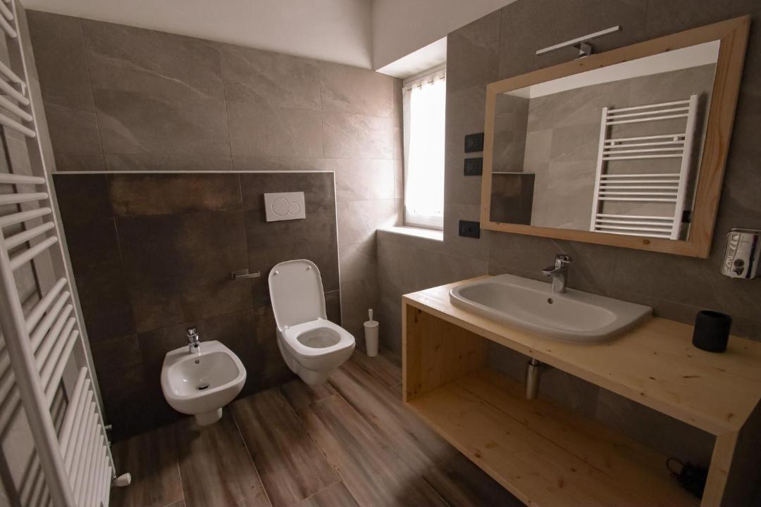 Photo of Bathroom in Mezzano