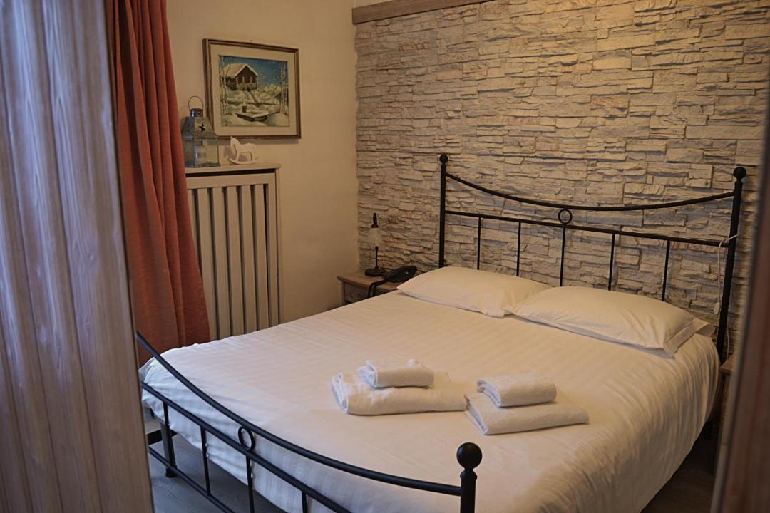 Photo of Bedroom in Pellizzano
