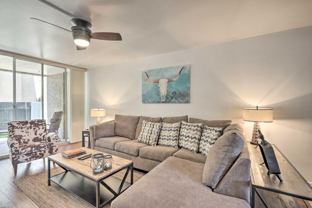 Photo of Livingroom in South Scottsdale