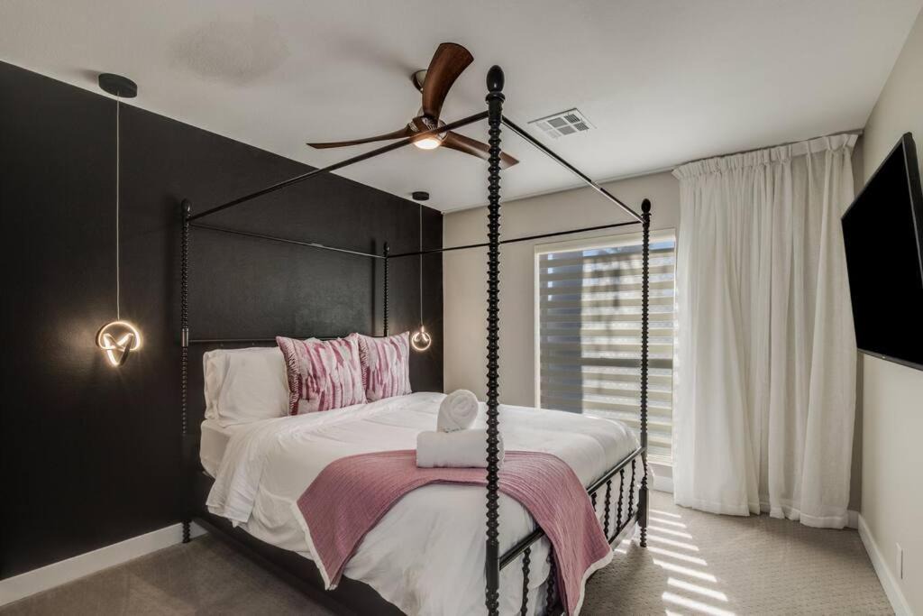 Photo of Bedroom in Paradise Valley Village
