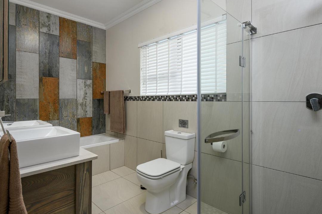 Photo of Bathroom in Cathkin Park