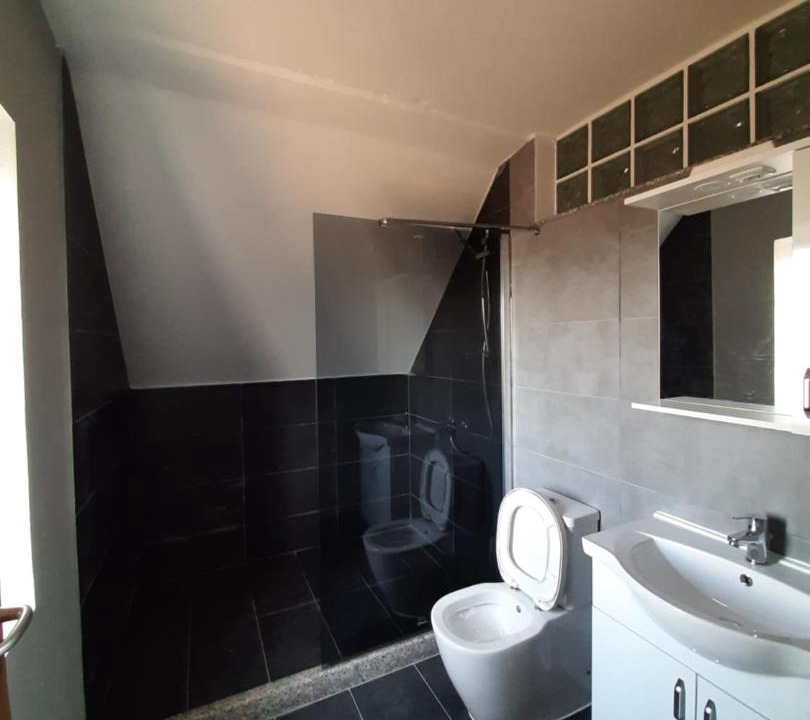 Photo of Bathroom in Puke