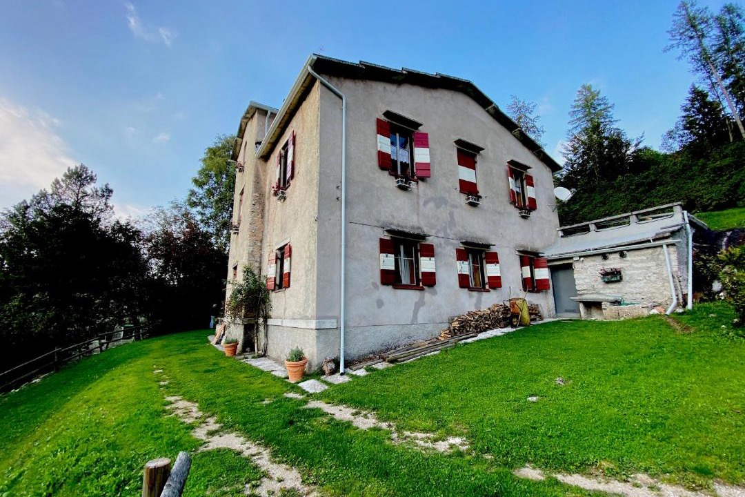 Photo of Buildings in Ala