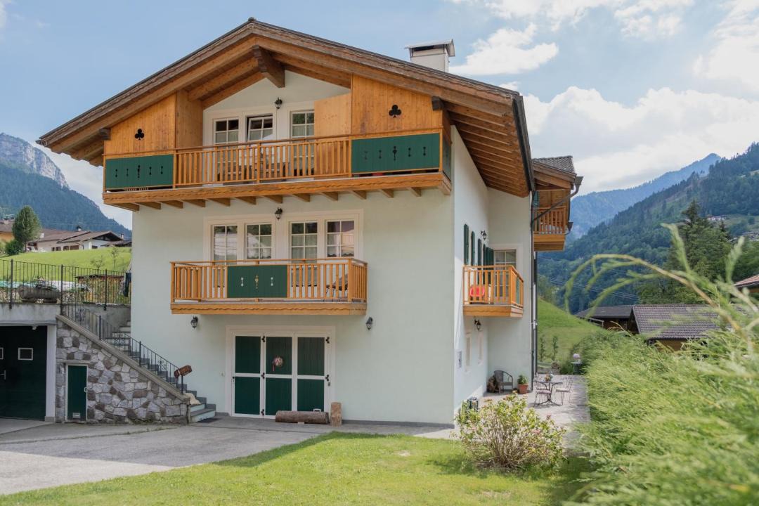 Photo of Buildings in Prade