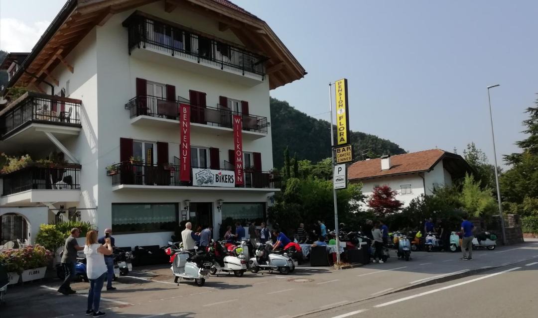 Photo of Others in Auer