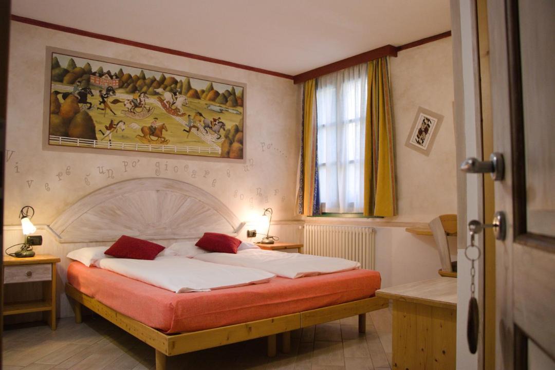 Photo of Bedroom in Pellizzano
