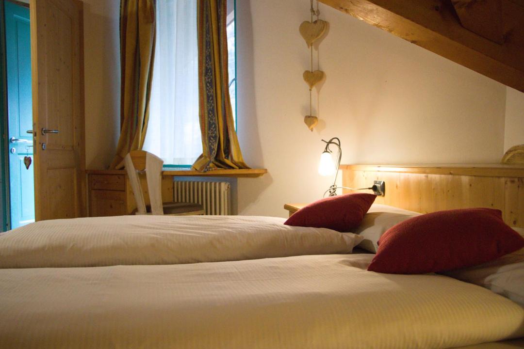 Photo of Bedroom in Pellizzano