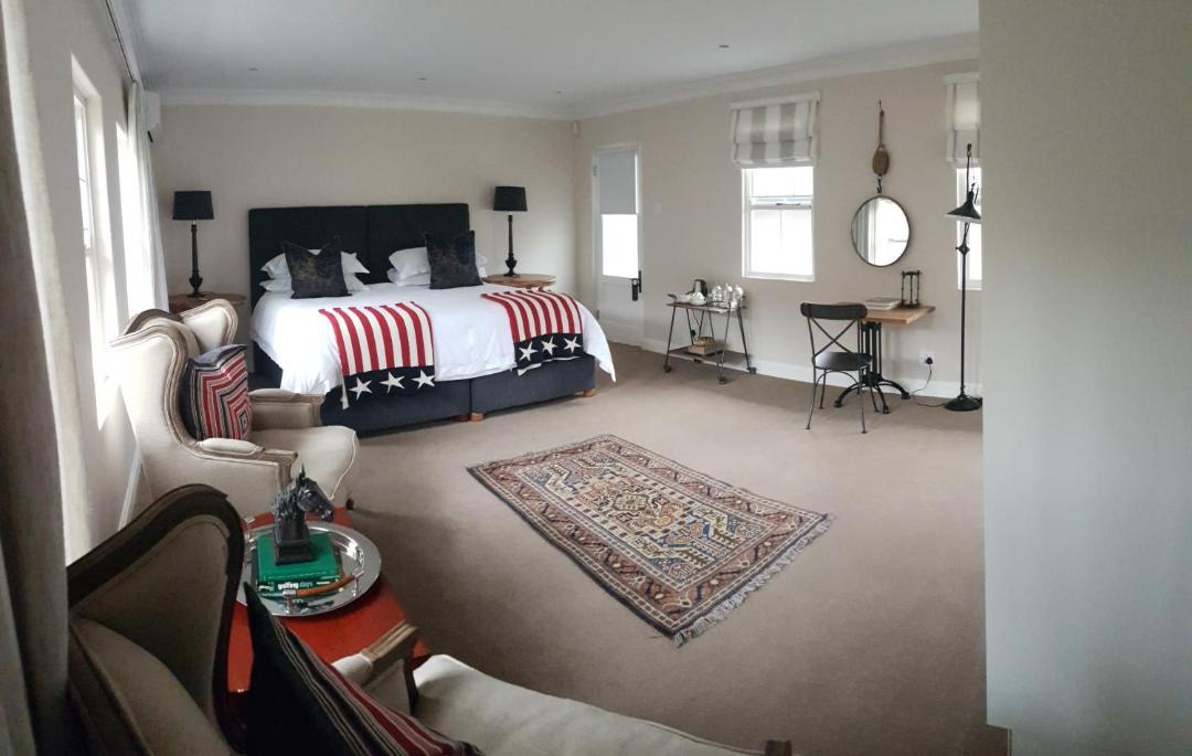 Photo of Livingroom in Curry's Post