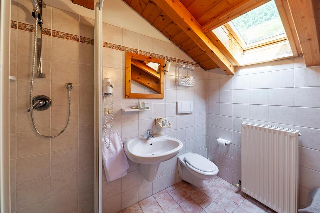 Photo of Bathroom in Mezzano
