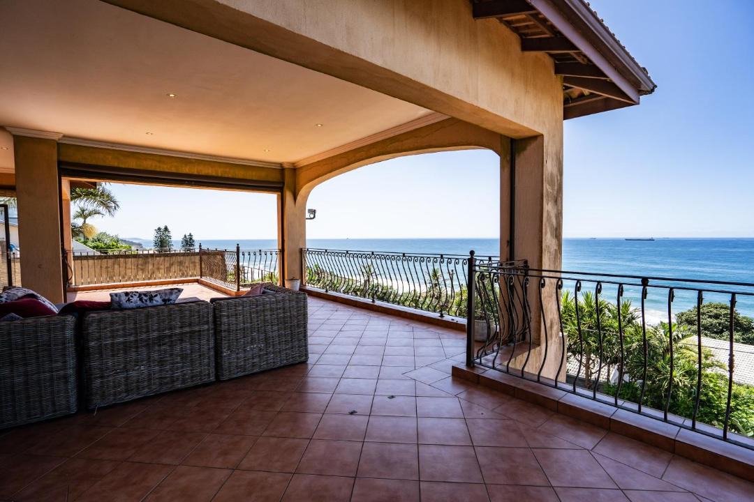 Photo of Patio Balcony in Selection Beach