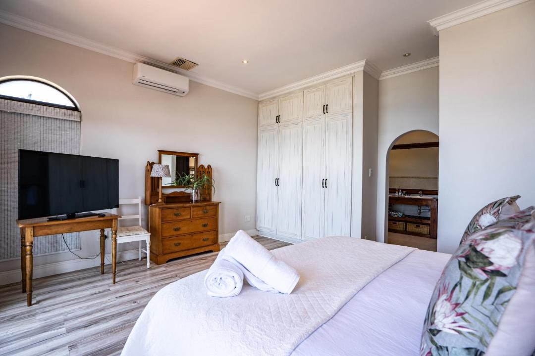 Photo of Bedroom in Selection Beach