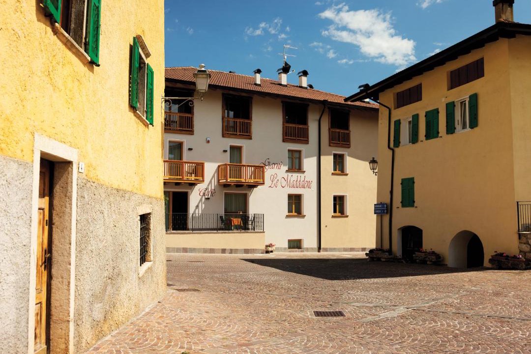 Photo of Others in Sfruz