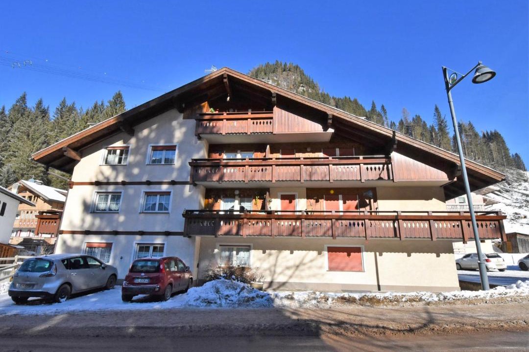 Photo of Buildings in Penia
