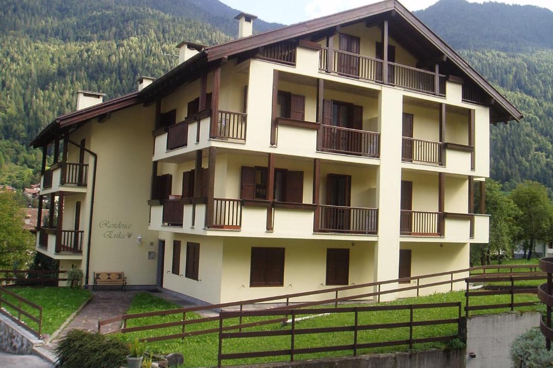Photo of Buildings in Strembo