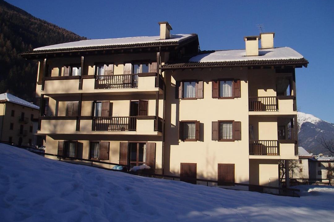 Photo of Buildings in Strembo