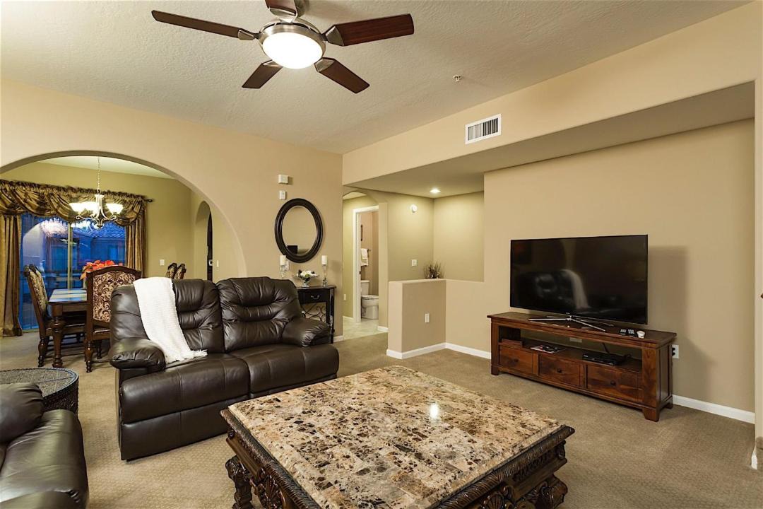 Photo of Livingroom in Desert Ridge