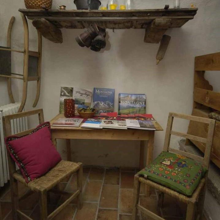 Photo of Livingroom in Enguiso