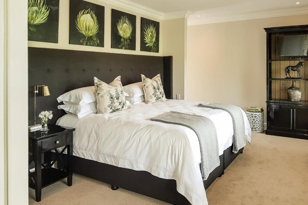 Photo of Bedroom in Curry's Post