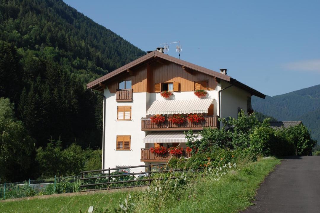 Photo of Buildings in Bedollo