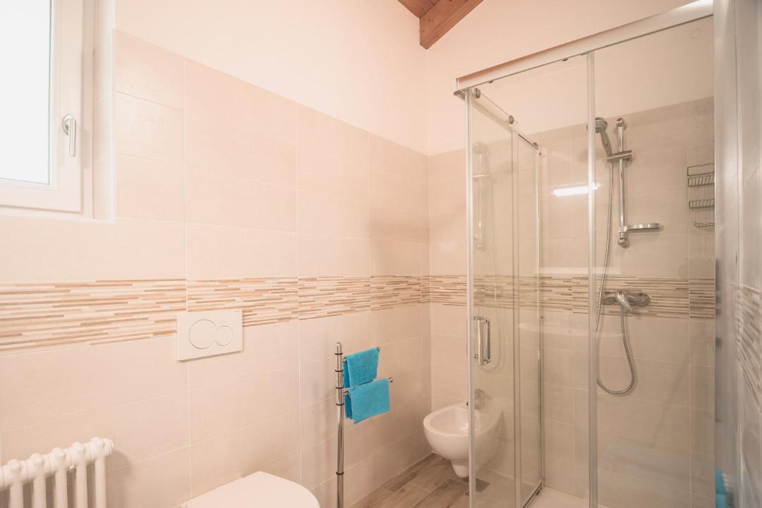 Photo of Bathroom in Dro