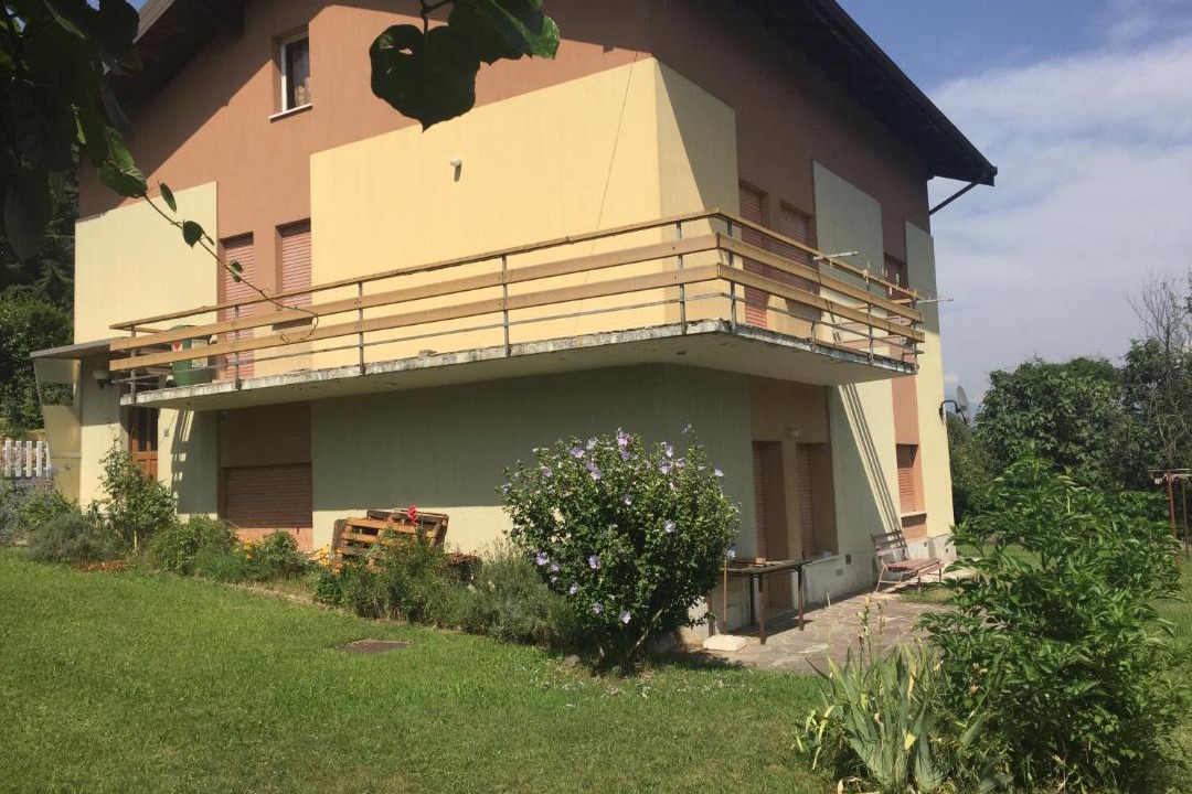 Photo of Buildings in Barco