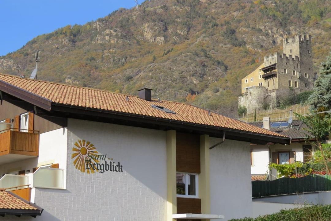 Photo of Buildings in Naturno
