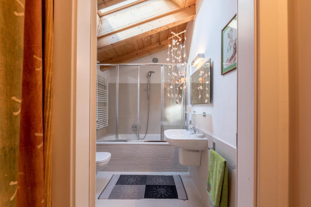 Photo of Bathroom in Calceranica al Lago
