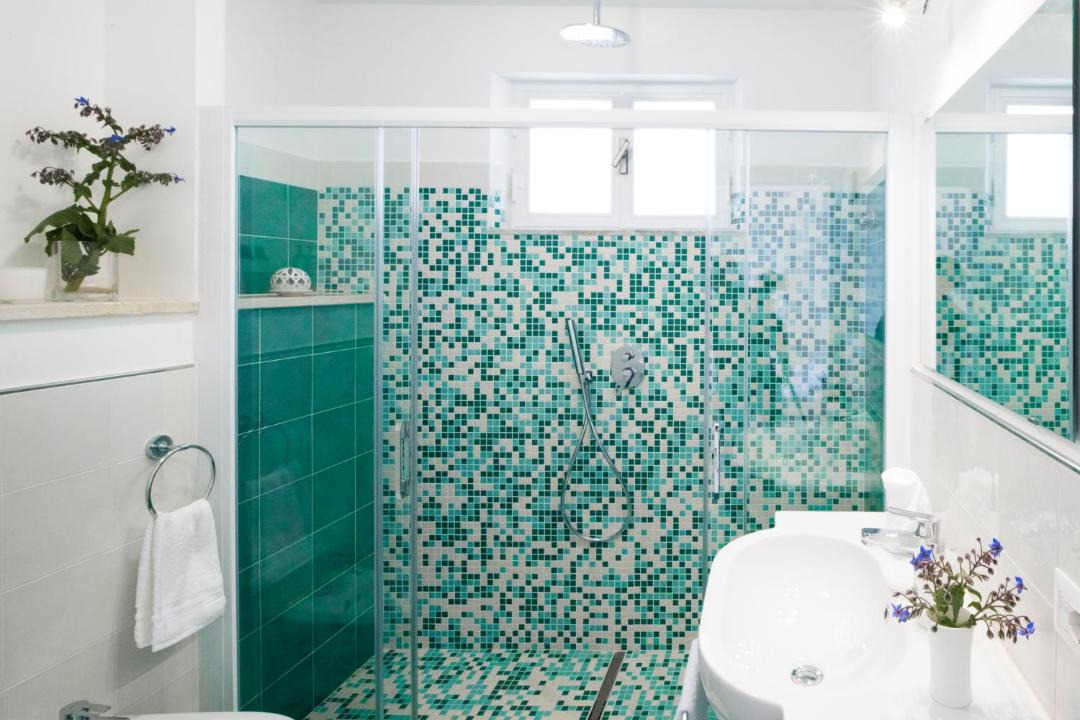 Photo of Bathroom in Path of the Gods
