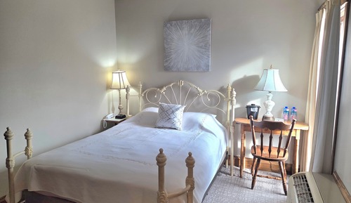 Standard Room, 1 Queen Bed, Non Smoking (2nd Floor)